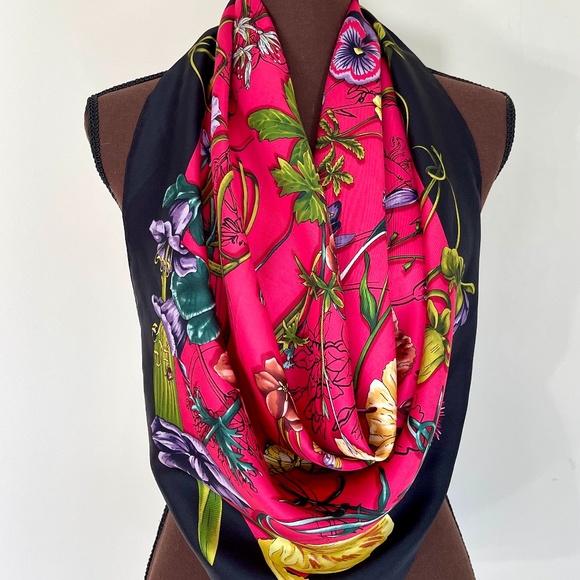 New Gucci Scarf Flora Infinity Print Silk Scarf Wrap with Gucci Gift Box - Picture 10 of 13